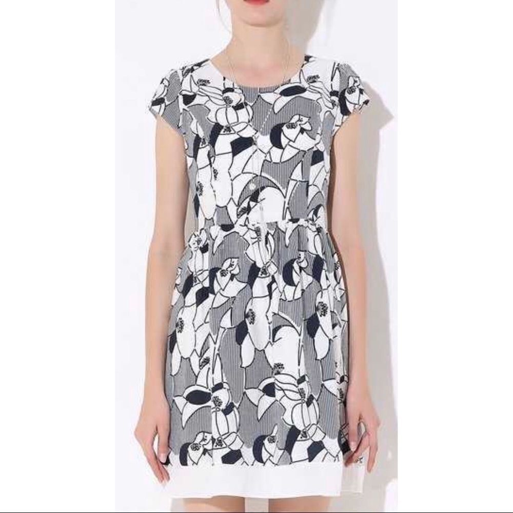 VANNEAL Black-white Abstract, Crew Neck Midi Dress